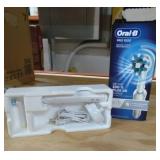 Oral-B Pro 1000 Power Rechargeable Electric Toothbrush Powered by Braun ,1 count , Black (Packaging may vary)