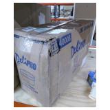 DeliPRO 8oz Plastic Containers and Lids (240ct)