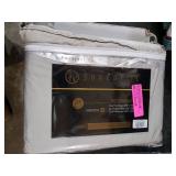 Superior Egyptian Cotton 300 Thread Count Solid Deep Pocket Bed Sheet Set