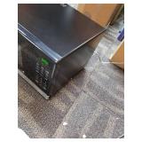 BLACK+DECKER EM031MB11 Digital Microwave Oven with Turntable Push-Button Door, Child Safety Lock, 1000W, 1.1cu.ft, Stainless Steel, 1.1 Cu.ft