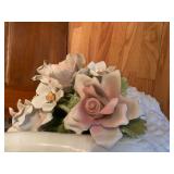 Capodimonte swan 18 X 15 (tail is chipped and glued)