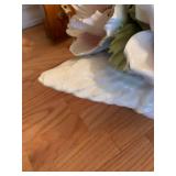 Capodimonte swan 18 X 15 (tail is chipped and glued)