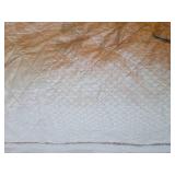 Queen bedspread and shams