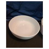 French white Corningware 2.5 liter casserole and serving bowl