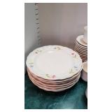 Pfaltzgraff dinner ware total of 34 pcs. (chip on 2 large plates)