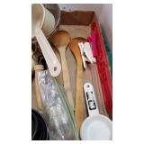 Cutter cutters, measuring cups and utensils