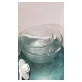 Cake dish and 2 mixing bowls