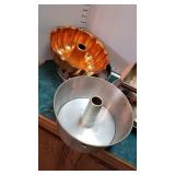 Pampered Chef stoneware loaf pan and other baking pans