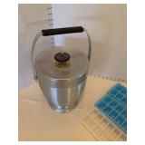 Ice bucket and ice trays