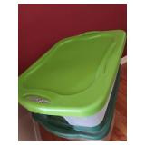 Sterilite 35 qt and Rubbermaid 22 gal storage totes with lids