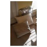 Bed pillows