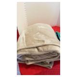 Beaver State Pendleton Woolen Mills reversible wool blanket and plush blanket