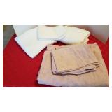 Queen size set (very soft) full/queen fitted with 2 pillowcases