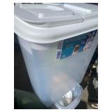 New 32lb Pet Food Dispenser