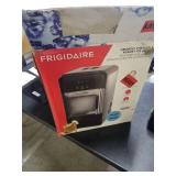 Frigidaire Freestanding Crunchy Chewable Nugget Icemaker