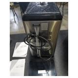 Frigidaire Freestanding Crunchy Chewable Nugget Icemaker