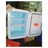 Cooluli - Coca-Cola Americana 0.4 Cu. Ft. Mini Fridge - Red