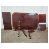 DUNCAN Dinning Room Table with Brass Lion Feet with Casters. Includes 2 Leafs. Check Pictures for More Details