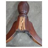 DUNCAN Dinning Room Table with Brass Lion Feet with Casters. Includes 2 Leafs. Check Pictures for More Details