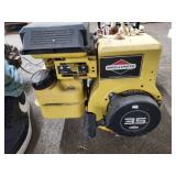 Briggs and Straton. Self Priming Centrifugal Pump.