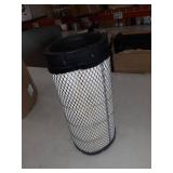 AF25960 Fleetguard Air Filter Primary (Replaces Donaldson P628326, Baldwin RS5745,DAMAGED