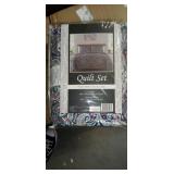 TWIN SIZE Asher Home Blue Medallion Quilt Set