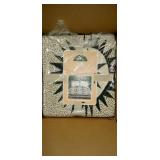 FULL/QUEEN SIZE Justina Blakeney Soilel Quilt Set