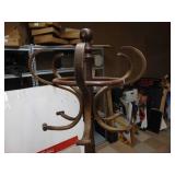 Coat rack-Missing one support