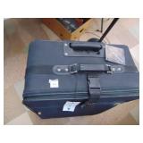 Large Pierre Cardin Expandable Suitcase 20 x 30