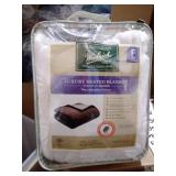 Woolrich Electric Plush to Berber Reversible Full Blanket Bedding -Retail $$119.99
