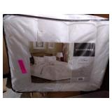 Madison Park Wilma 7-Pc. Queen Comforter Set Bedding -Retail $113.85