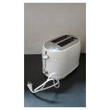 Amazon Basics 2-Slot Toaster, White