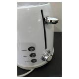 Amazon Basics 2-Slot Toaster, White