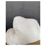 LARGE WHITE THROW COMFORTER