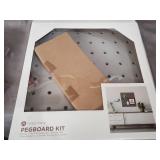 hampton home PEGBOARD KIT Contains: 16in 16in