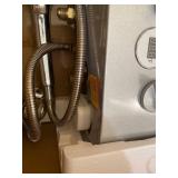 JUNSKY AMERICA INC 6 l, 1.58 GPM Residential Liquid Propane Outdoor Portable Tankless Gas Water Heater