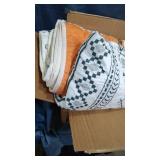 TWIN SIZES BED QUILT WITH 2-PILLOW SHAMS