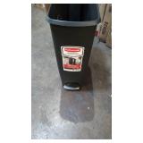 Rubbermaid Step-On - Trash can - flip lid - 11.3 gal - foot pedal - plastic resin - charcoal