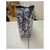 Laura Ashley 3-piece Bedford Blue Reversible Quilt Set-King- Retail:$110.48