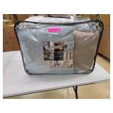 Madison Park Rochelle 4 Piece Reversible Coverlet Set- Retail:$97.98