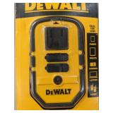 dewalt dxaepi140 140w power inverter: 12v dc to 120v ac power outlet with dual usb ports