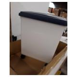 IRIS USA 33 quart Airtight Pet Food Container, Navy