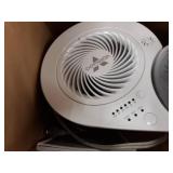 Vornado EV100 Evaporative Whole Room Humidifier with SimpleTank, 1 Gallon Capacity, White