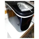 Frigidaire EFIC117-SSBLACK-COM EFIC117-SSBLACK 26 Lbs Portable Compact Maker, Black Stainless Steel Ice Making Machine