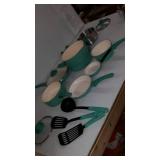 GreenLife Soft Grip Healthy Ceramic Nonstick, Cookware Pots and Pans Set, 16 Piece, Turquoise