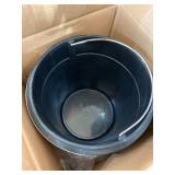 WHITE STEEL TRASH CAN