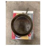 15 inch cast iron frying pan