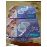 Lansinoh Stay Dry Disposable Nursing Pads for Breastfeeding, 200 Count (Pack of 1)