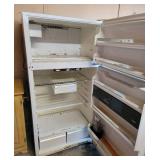 Kenmore Refrigerator (Powers on, Needs Cleaned)