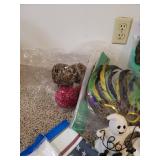 Holiday Decor with Tote